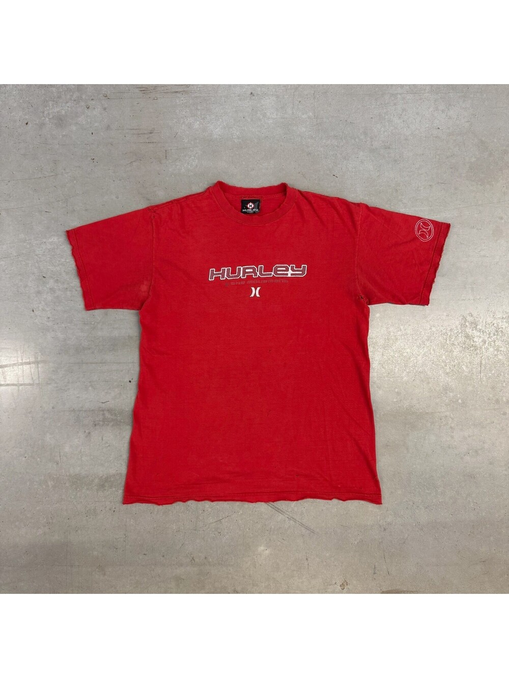 Vintage 90s Hurley The Movement Thrashed Spellout T-Shirt Large Red